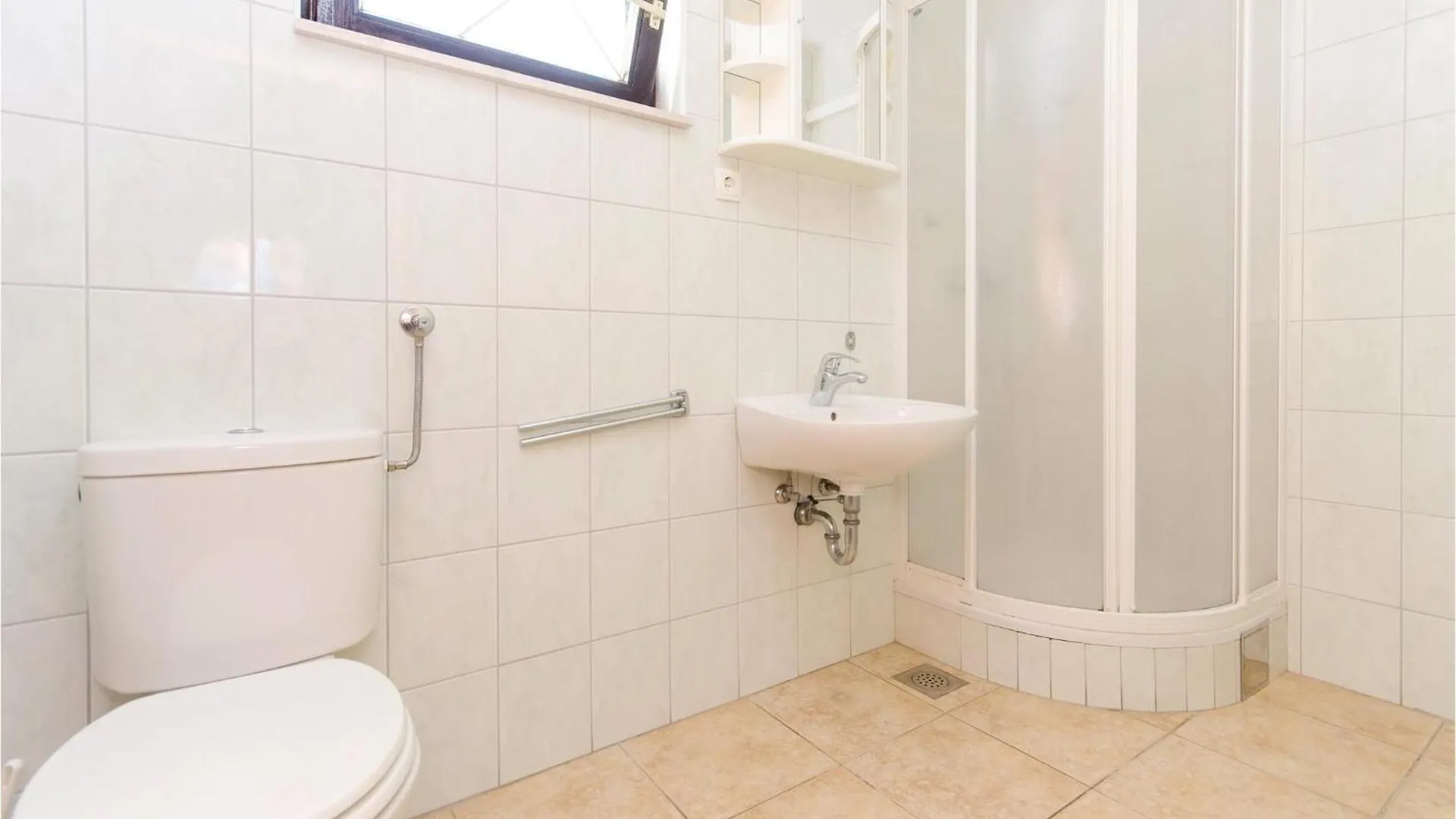 Amazing Apartment In Okrug Gornji トロギール